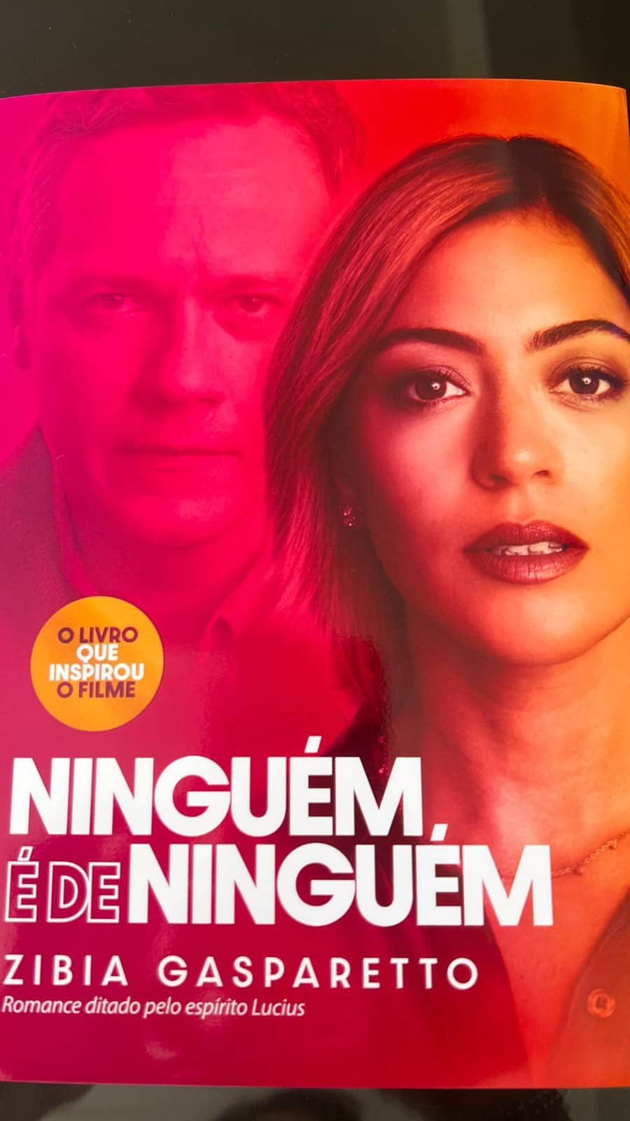 カロウ･カストロのインスタグラム：「“Ninguém é de ninguém” está chegando nas telonas!!!  Dia 20 de abril, somente nos cinemas… Um filme que vai mudar a sua vida. Principalmente, se você for mulher! Não perca… É necessário e cheio e sobre AMOR ❤️  #ninguémédeninguém #ninguémédeninguémofilme #cinemanacional #cinemabrasileiro #audiovisualbrasileiro #relacionamentosbusivo #violenciacontramulher」