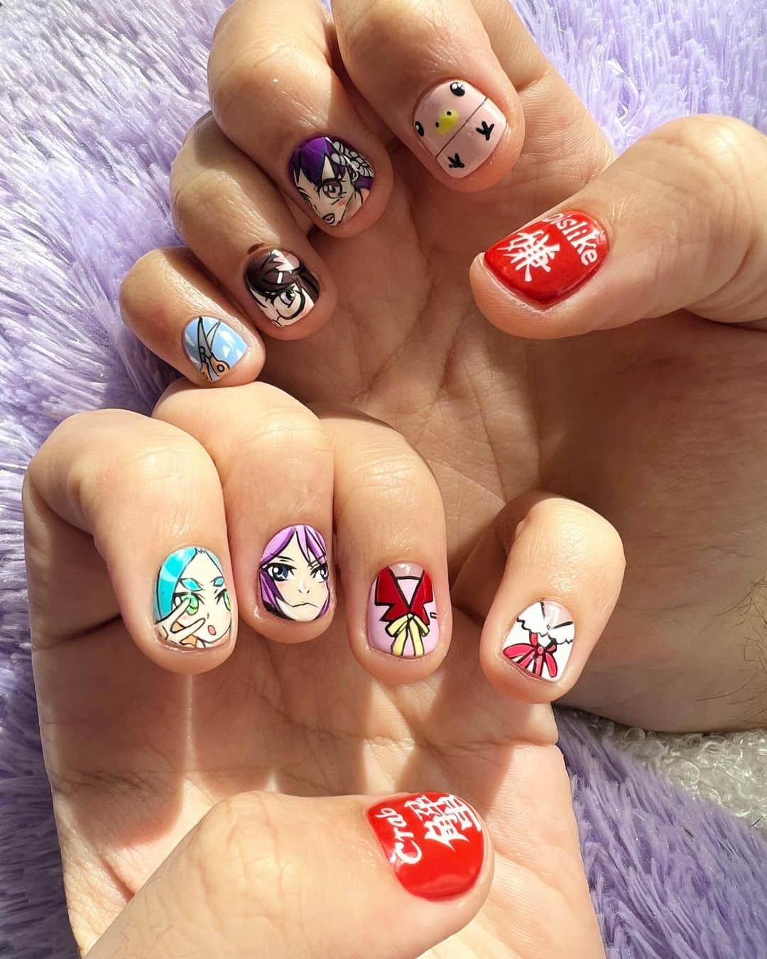 Mei Kawajiriさんのインスタグラム写真 - (Mei KawajiriInstagram)「Couple anime nails 物語 for japan trip ♥︎🇯🇵♥︎ #ご近所物語 #化物語 🌸💕 Ai Yazawa ,you are my childhood dream♥︎🌸💕❤️💓♥︎🍒🫐🍓」4月4日 7時08分 - nailsbymei