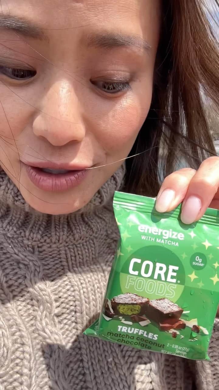 ジェイミー・チャンのインスタグラム：「New truffles by @corefoods. This is the matcha coconut chocolate. Yummy bursts of energy, never any added sugar and dairy free. Only the good stuff.」