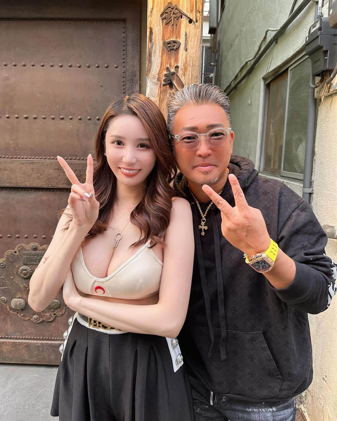 ゆいぱんさんのインスタグラム写真 - (ゆいぱんInstagram)「1年待ちの鈴田式で久しぶりの清水さん🙊💛   #鈴田式 #ゆいぱん #yuipan #versace #BALMAIN  #adoro #Hermes #ピコタン #PM #スーパーサラリーマン  #スーパーサラリーマン清水  #スーパーサラリーマン清水さん」4月4日 18時25分 - yuipan1221