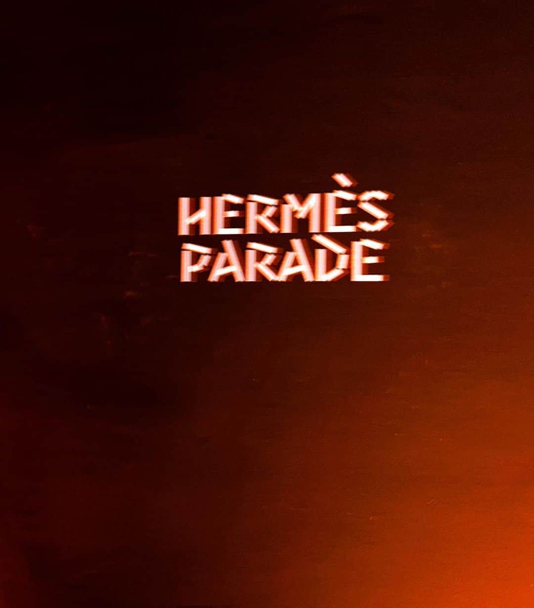 ソン・ヨンジェさんのインスタグラム写真 - (ソン・ヨンジェInstagram)「@hermes  #hermeshome #hermesparade  에르메스홈의 아름다운 축제🌼 멋진 안무와 음악까지 완벽했던 공연과 #에르메스홈컬렉션 💫  초대해주셔서 감사합니다🤍」4月4日 16時53分 - yeonjae_son