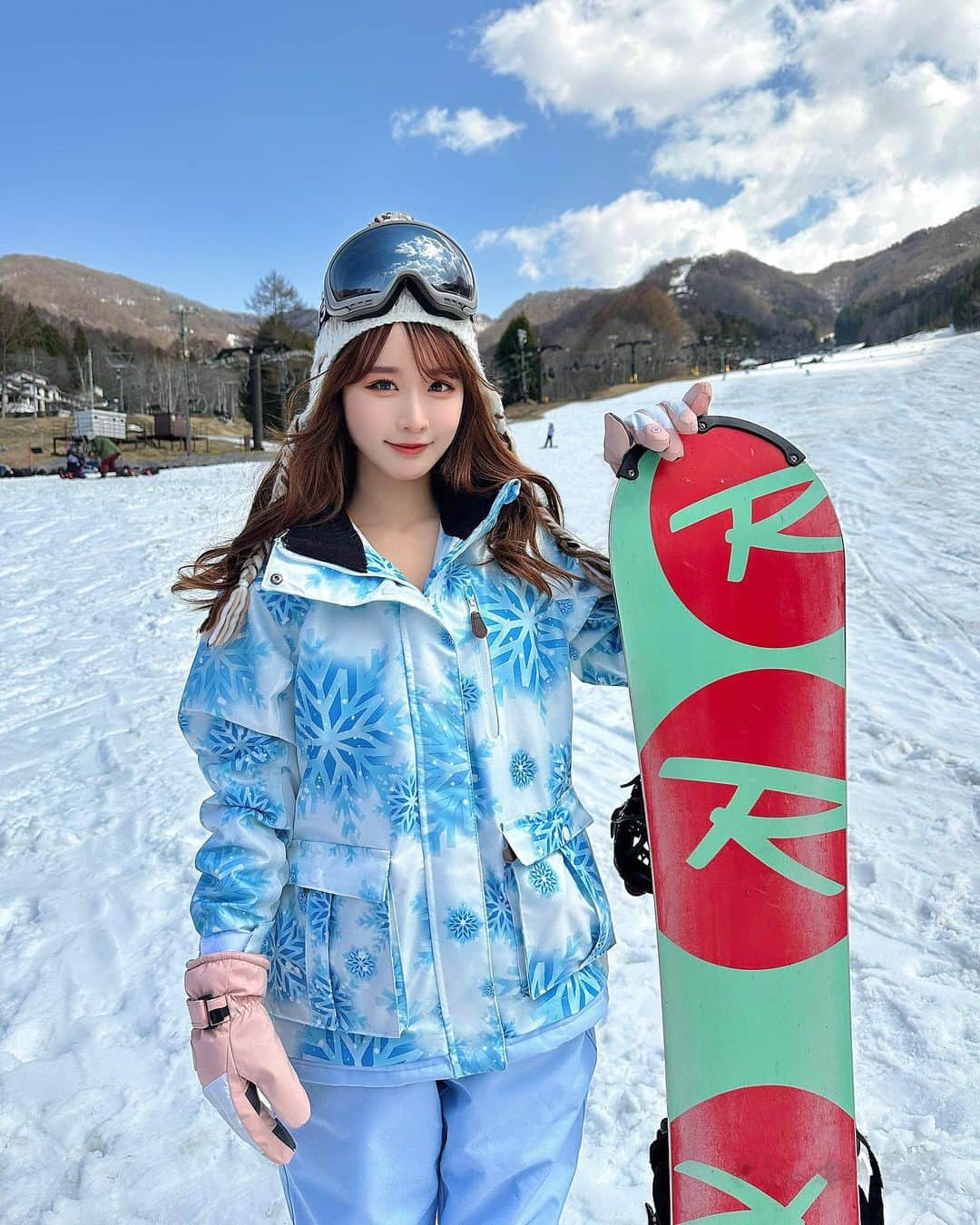 Sarraさんのインスタグラム写真 - (SarraInstagram)「This is my second time snowboarding🏂✨ 人生2回目のスノボ☃️😆💕左右ターンを教えてもらった🔰 . . . . #スノボ#スノボ女子#スノボウェア#スノボー女子#スノボ好きな人と繋がりたい#スノボ初心者#スノーボード#スノーボード女子#スノーボードウェア#スノーボード好きな人と繋がりたい#スノーボード初心者#ほうだいぎスキー場#宝台樹#宝台樹スキー場#スキー#スキー場#スキー女子#スキー好きな人と繋がりたい#ニット帽#群馬#群馬観光#群馬旅行#沼田#沼田市#snowboard#snowboarding#snowboardgirl#gunma#skiing#ski」4月4日 16時54分 - sarra31247