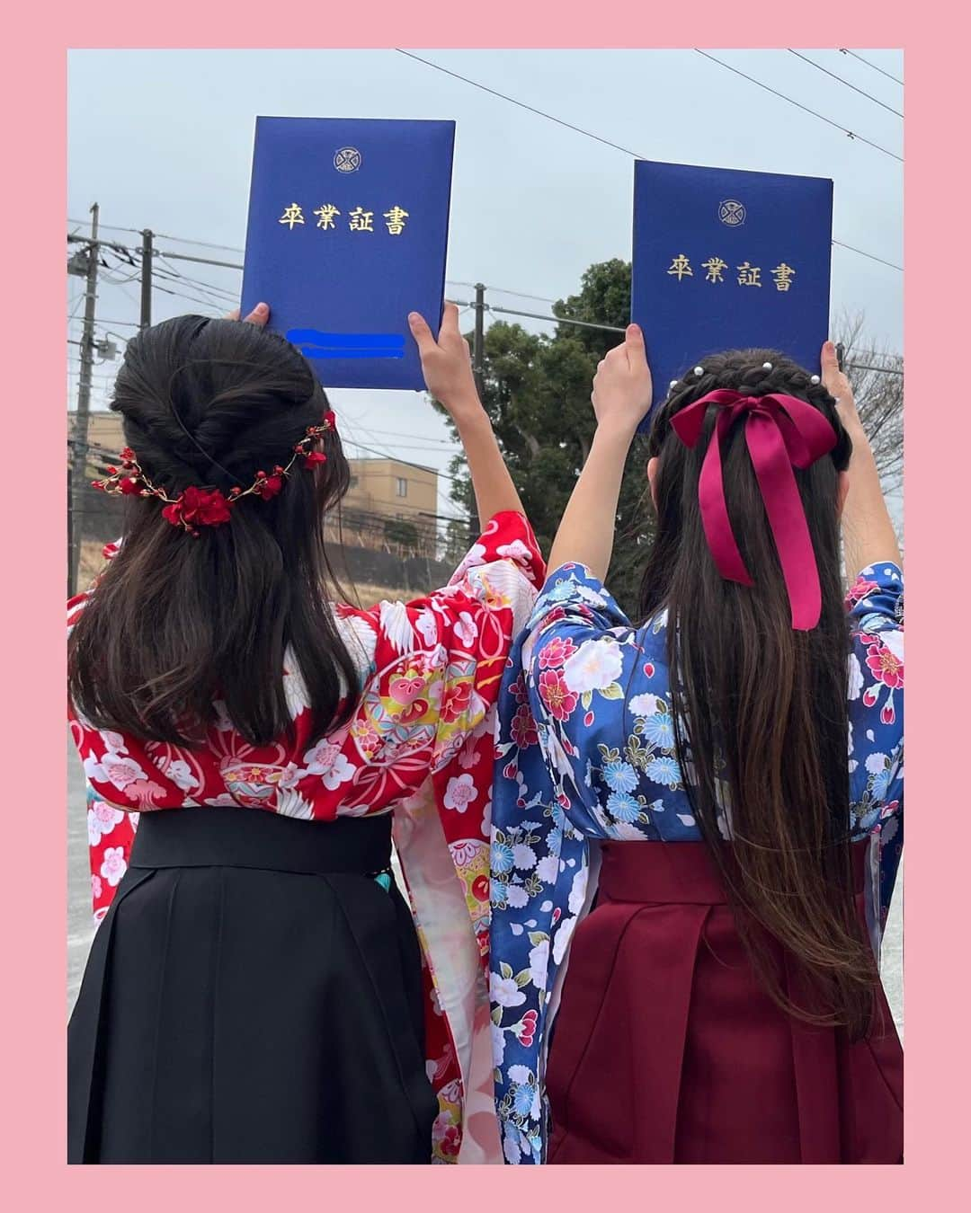 あやこのインスタグラム：「＊ ３人卒業の春 出会ってくださった皆様 また会う日まで🌸 ありがとうございました . さぁ新しい１年へ🕊 明日は延期していただいた100味噌の仕込み 明後日からは ３日連続入学式です . . . #卒業式  #卒業式袴 #小6女子」