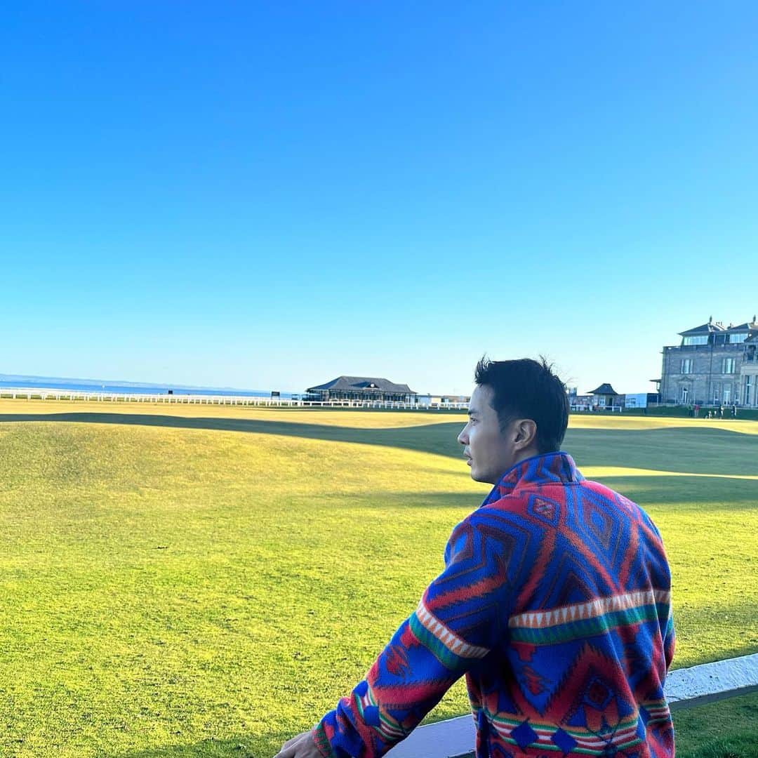 キム・ジソクさんのインスタグラム写真 - (キム・ジソクInstagram)「. . .Scotland, home of golf⛳️ . .뭐랄까, 초보운전이 아우토반 달린 느낌🤔」4月4日 17時31分 - kimjiseok16