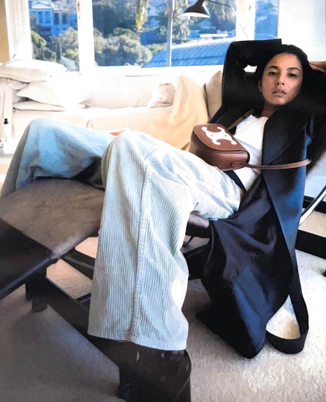 ジェシカ･ゴメスさんのインスタグラム写真 - (ジェシカ･ゴメスInstagram)「chillin @celine xx」4月4日 17時59分 - iamjessicagomes