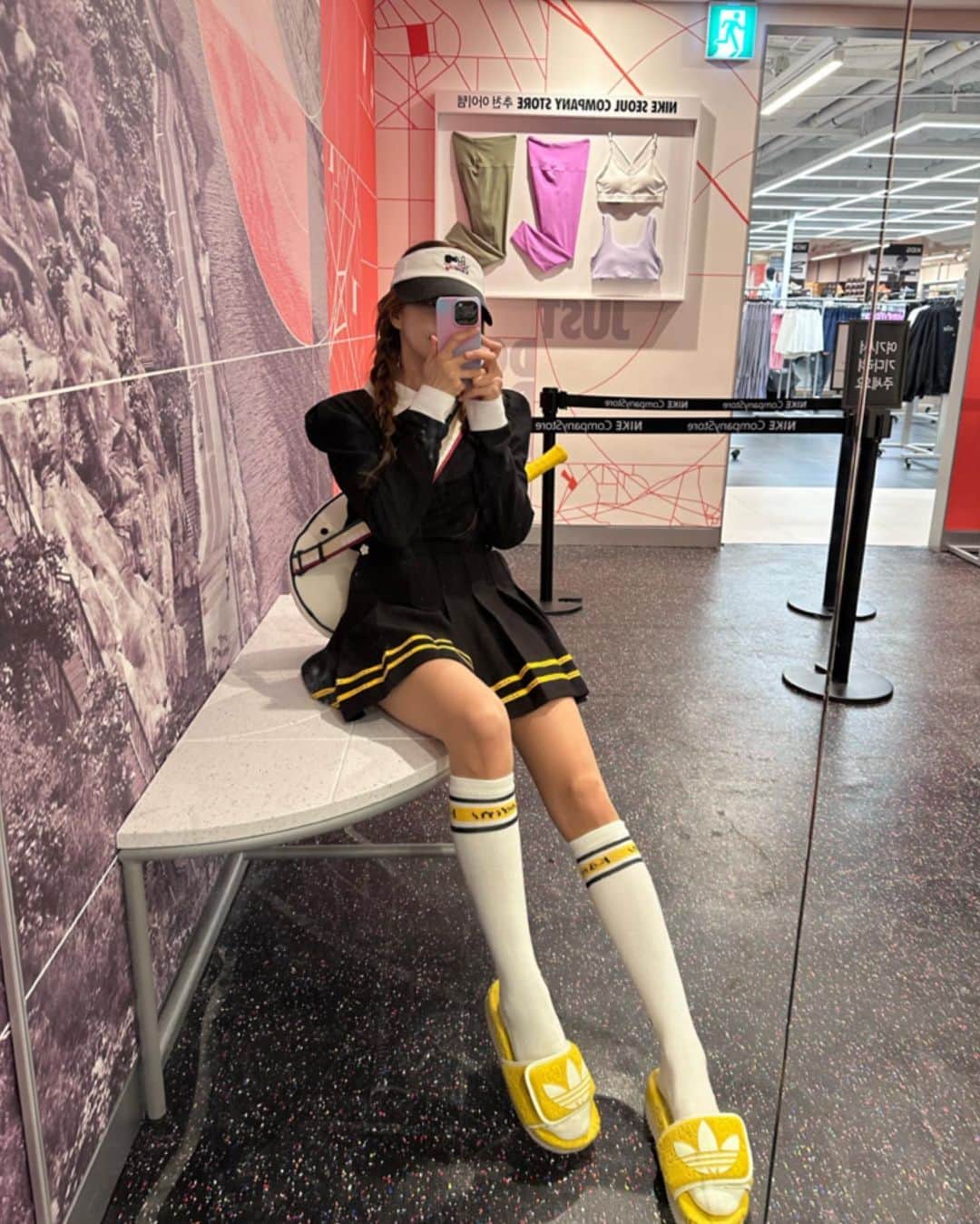 ハン・ボルムのインスタグラム：「#테니스 #테니스룩 🐤🐤🐤」