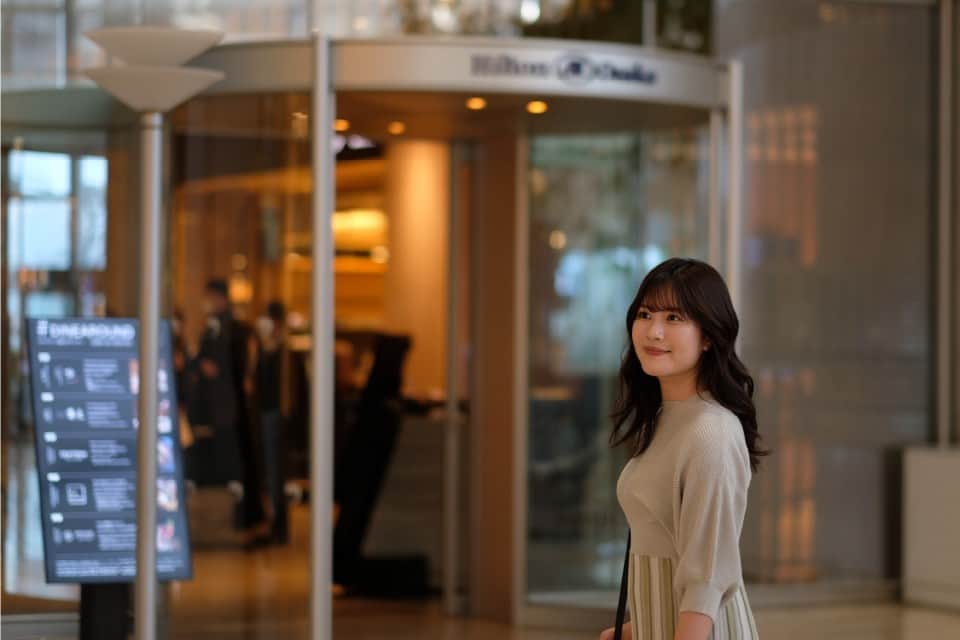 ヒルトン大阪 Hilton Osakaのインスタグラム：「ラグジュアリーな空間で過ごす、贅沢なゴールデンウィークはいかがですか？  ヒルトン大阪は洗練された雰囲気の西梅田に位置し、日々の疲れを癒すリラックスホテルステイにも、アクティブに遊びまわる関西旅行の拠点としてもおすすめです🧳  充実した休暇はヒルトン大阪で。  宿泊のご予約は @‌hiltonosaka ホームページより。  How about spending a luxurious Golden Week in a lavish setting? The Hilton Osaka is situated in sophisticated Nishi-Umeda area and is highly recommended for a relaxing hotel stay to help you unwind from daily fatigue or as a base for an exciting and fun-filled trip to the Kansai region.🧳  If you're looking for a fulfilling vacation, Hilton Osaka is the perfect place to stay.  For more details and to make a reservation, please visit our website at @‌hiltonosaka.  ＝＝＝ #ヒルトン大阪 #ゴールデンウィーク  #ゴールデンウィーク旅行 #大阪旅行 #関西旅行  #大阪ホテル #ホテルステイ #西梅田 #HiltonOsaka #OsakaTravel #GoldenWeek」
