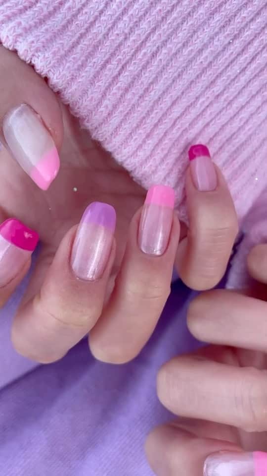 のインスタグラム：「💖pink×purple💜  最近ながーーくハマっている色 ピンクパープル💜💖  自爪伸びると嬉しいよね🫶 スクエア折れにくい  #nails #nail #nailart #naildesign #spring #springnails #ネイル#ネイルデザイン#春ネイル#春ネイル2023#ピンクネイル#ピンクパープル#pinknails #pinkpurple」