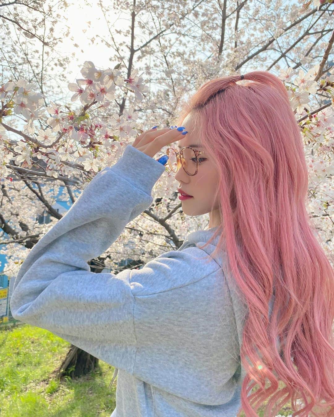 あいなんのインスタグラム：「🌸」