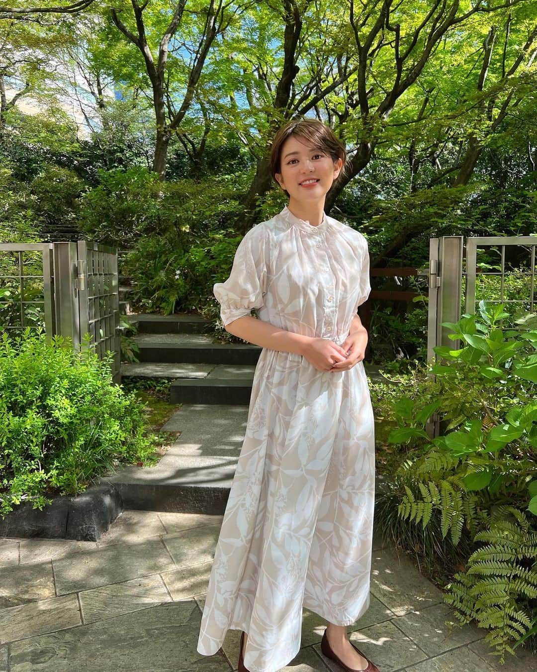 並木万里菜さんのインスタグラム写真 - (並木万里菜Instagram)「.  天気がよかった日☀️ 衣装も春めいてきた。  👗@rienda_official   #新緑  #毛利庭園 #日向 #あたたかい #並木万里菜#テレビ朝日アナウンサー#テレビ朝日#テレ朝#アナウンサー」4月5日 20時00分 - marina_namiki