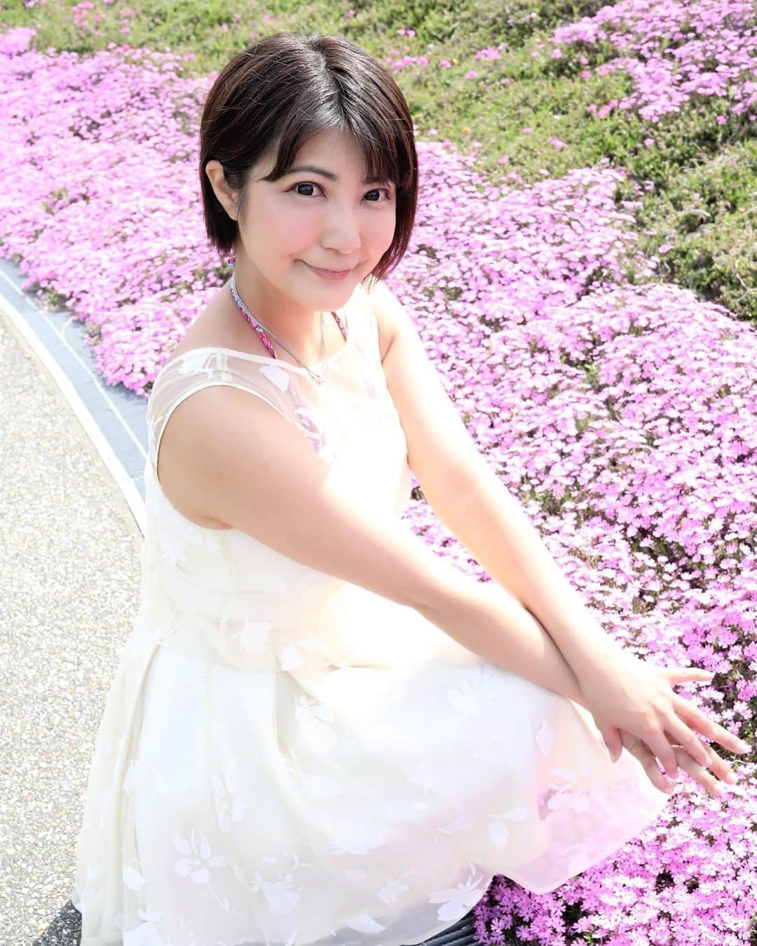 今村知可のインスタグラム：「芝桜🌸  #キャンギャル #レースクイーン #撮影会モデル #芝桜 #cherryblossom #犬山城下町 #犬山 #観光スポット #spring #桜 #被写体 #カメラマンさんと繋がりたい #カメラ好きな人と繋がりたい #insta #instagram #portrait #ポートレートモデル #japanesegirl #asianmodel #asianbeauty #followforfollowback #フォロワー募集中」