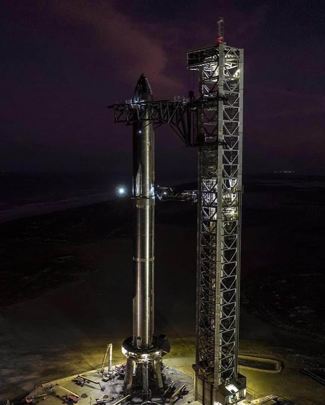 T.O.Pさんのインスタグラム写真 - (T.O.PInstagram)「@spacex @dearmoonproject 💫🇰🇷」4月4日 9時37分 - choi_seung_hyun_tttop