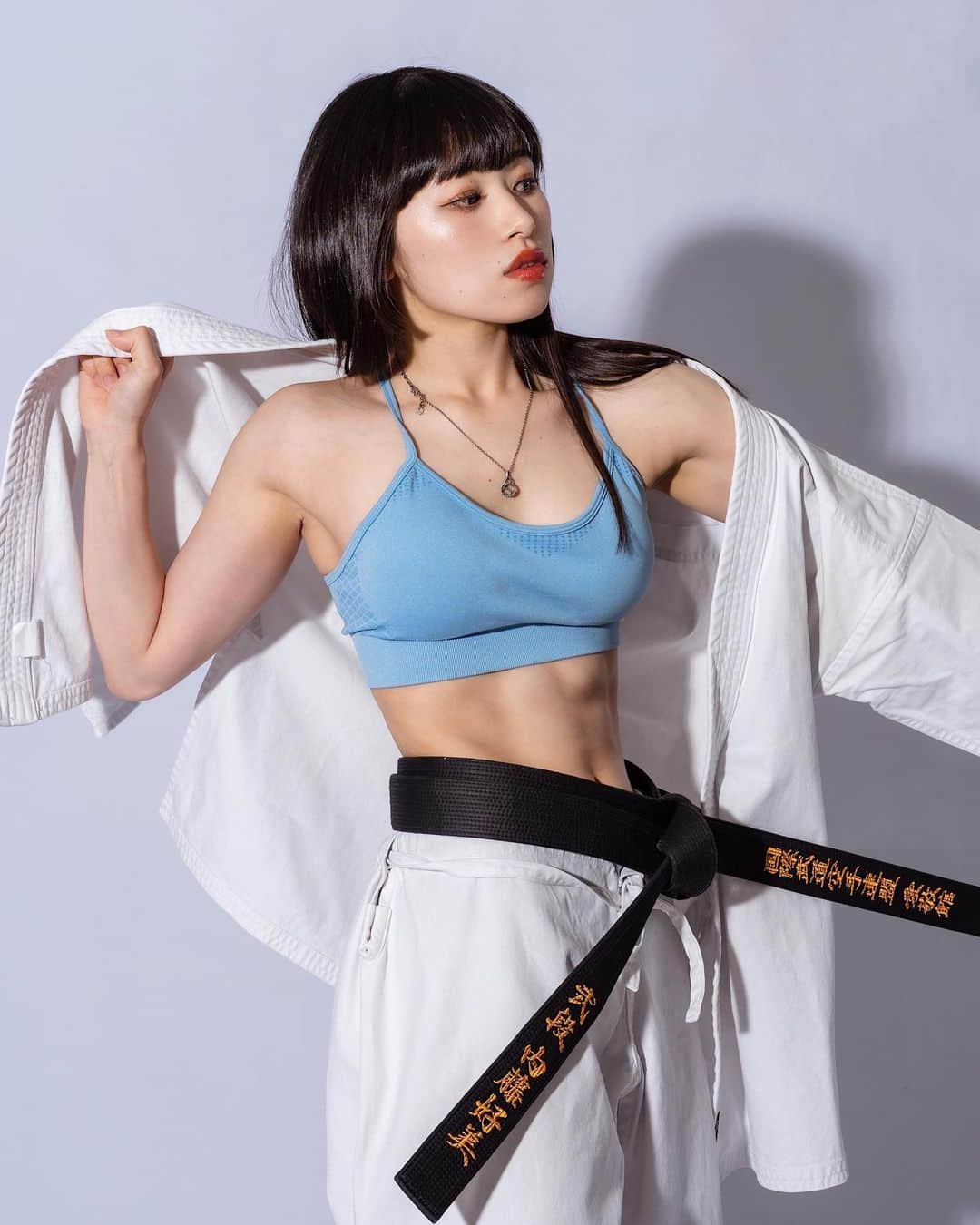 内藤好美さんのインスタグラム写真 - (内藤好美Instagram)「着🥋  wearll.  穿着.  입다.  camera/ @shirapyonphoto   make/ @kaori0048   studio/ @bondsgym_official   #action#actress#japan#japanese #karate#kyokushin#kyokushinkarate#blackbelt#アクション#アクション女優#空手#極真空手#黒帯#武打#動作片#動作演員#女演員#액션#가라테#액션영화#일본#karatekid#karatelife#karatê#karaté#karatetraining#karatelove#karategirl#karateka#streetfighter」4月4日 10時16分 - _ko._.no_