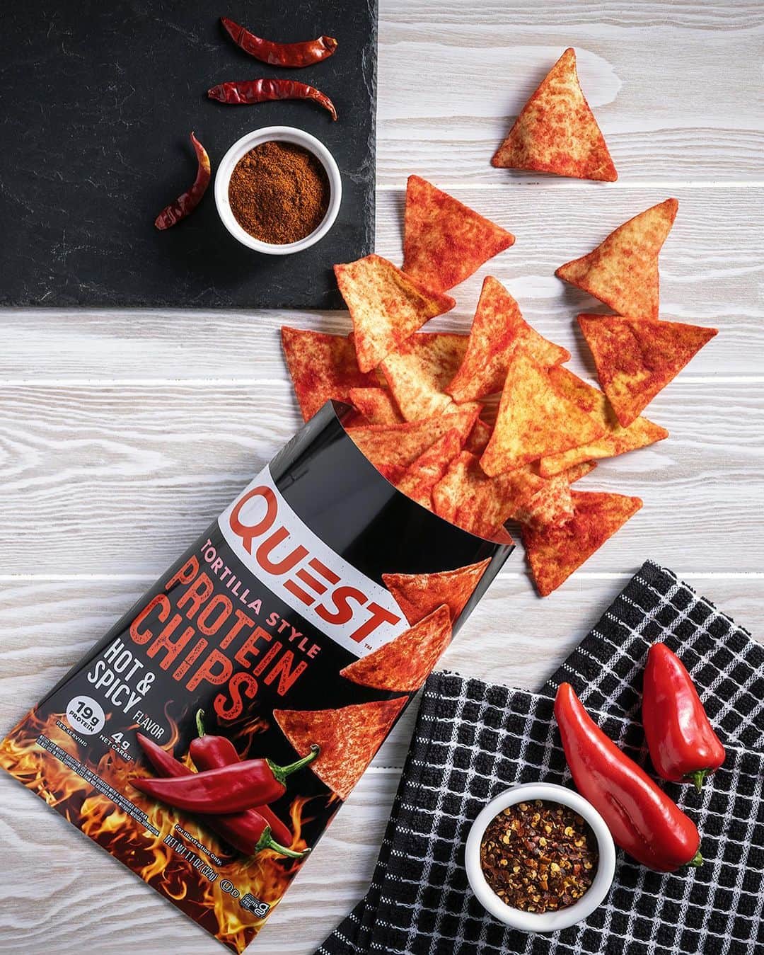questnutritionさんのインスタグラム写真 - (questnutritionInstagram)「DOUBLE TAP to welcome the Quest™ Hot & Spicy Tortilla Style Protein Chips! 🔥🌶️😍 These chips bring the heat you seek, a satisfying crunch, & mouth-watering flavor with 19g protein & 4g net carbs. 💪🥵😋 • AVAILABLE NOW online & in stores at QuestNutrition.com, @Amazon, @Target, @Walmart (online only), @VitaminShoppe, @GNCLiveWell, @MeijerStores (Midwest), @HyVee (Midwest), & your local health/nutrition stores nationwide. 🙌 #OnaQuest #QuestChips #QuestNutrition #proteinchips」4月4日 22時00分 - questnutrition