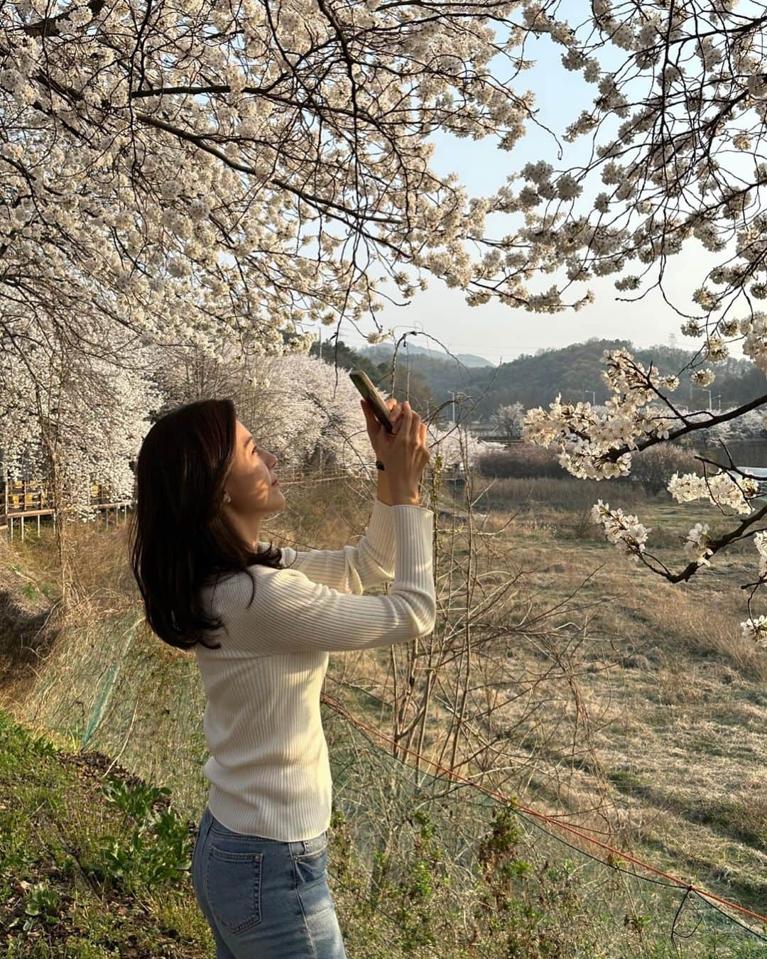 キム・ハヌルのインスタグラム：「봄봄봄, 봄이 왔어요~🌸」