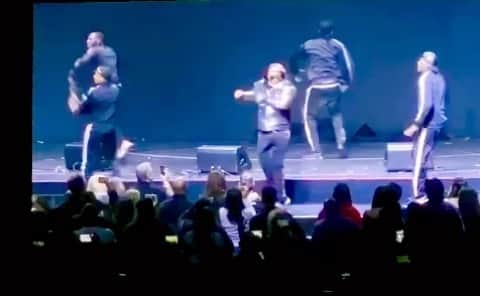 MCハマーのインスタグラム：「Let The Music Play On 🕺🏾🔥」