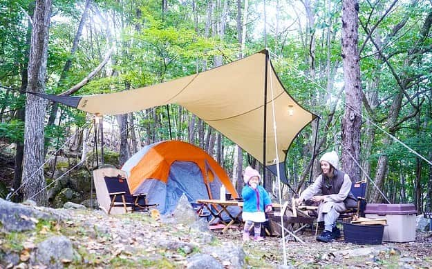 田中幸さんのインスタグラム写真 - (田中幸Instagram)「✳︎託児付き親子キャンプ . . . 🏕親子キャンプ🧒 （ママスノーボードサークルオフ会企画） 6月10-11日（土日） ヤブコザキキャンプ場 新潟県十日町市蓬平829（よもぎひら） . . . 沢山の申込みありがとうございます🏕  野外で子どもたちが体験できる生き物探しや🐛 ブナ林トレッキング🚶‍♀️🚶‍♂️ 棚田散歩  『集落』での村歩き  大自然に囲まれた村で 『親子体験』を楽しみながら家族の時間 アウトドア家族仲間を増やして 特別な時間を楽しみましょ♫  自然観察指導員 ガイド 保育士（キャンプ敷地内に特設室内託児ルームあり） JENNY @jenny.h.camp   さまざまなプロフェッショナルのサポートの元、 子どもたちは自然遊び⛺️🔥🌲 ママもパパも日常とは違う空間での一息 素敵な時間を過ごしましょう🤍  まもなく定員につき締切らせていただきます。 お早めにお申込みください🙏😊 . . . 申込みは @sachitanaka プロフィールリンク 『親子キャンプ』から . . . 【場所】 @yabukozaki  #ヤブコザキキャンプ場」4月4日 10時31分 - sachitanaka