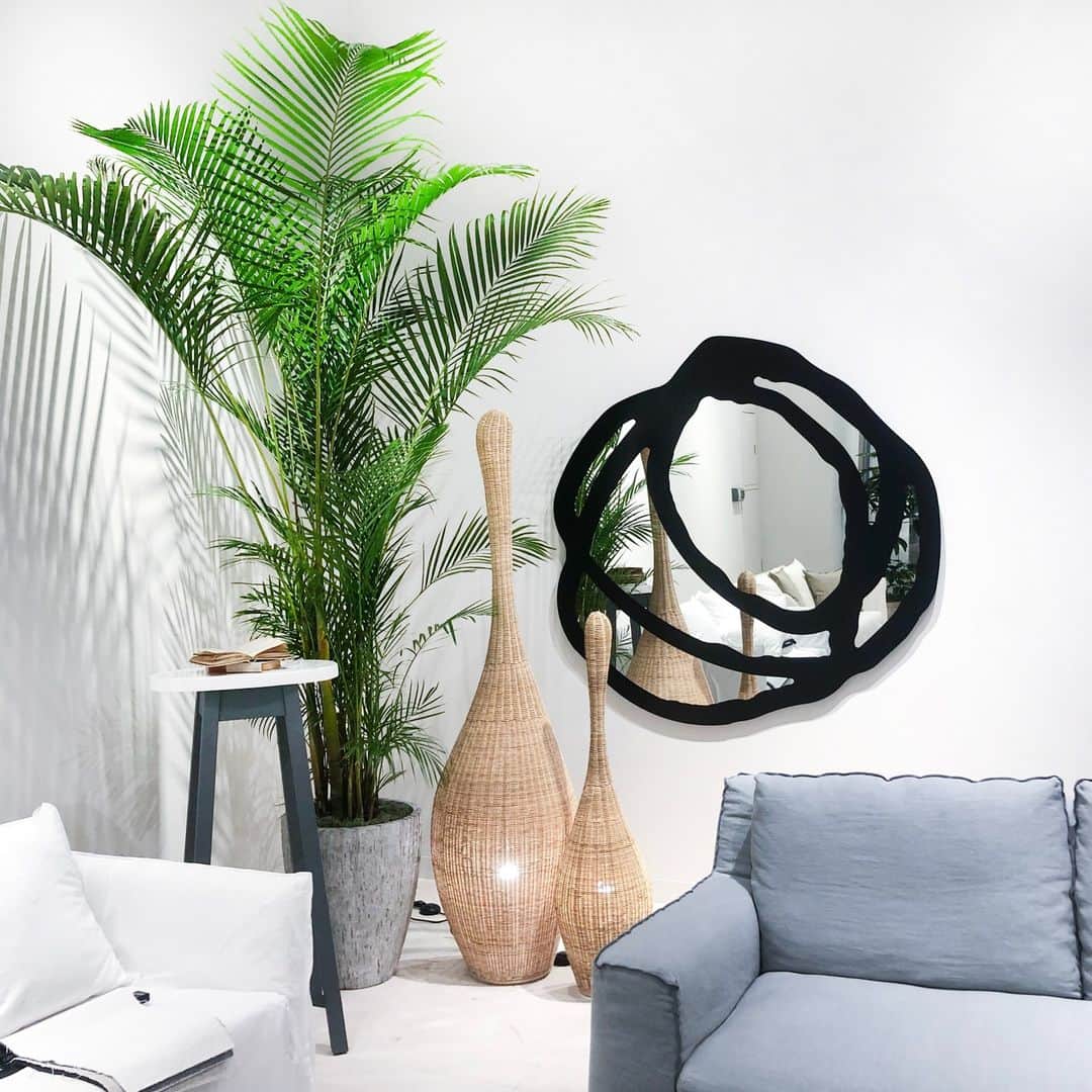 GERVASONI JAPAN / ジェルバゾーニ ジャパンのインスタグラム：「【 Products 】  Lamp：BOLLA バリエーションは ナチュラル/ホワイト/グレー/ブラック/オーシャン/ダブグレーの6種類ございます。 仕様：E26　白熱球（60W※Sサイズのみ40W・LED可）　 フットスイッチ式  Mirror：SWEET97 バリエーションは ブラックとホワイトの2種類ございます。 ※要下地施工工事必要  【 お問い合わせ 】 GERVASONI TOKYO tel : 03-5962-6477 mail : info@gervasoni.jp 営業時間 : 11:00 ～ 20:00  . . . #gervasoni #gervasoni1882 #gervasonitokyo #paolanavone #luxuryfurniture #interiordesign #interiorstyling #furniture #ジェルバゾーニ #インテリア #インテリアショップ #インテリアコーディネート #デザイン #照明 #チェア #レイアウト#Aoビル #表参道」