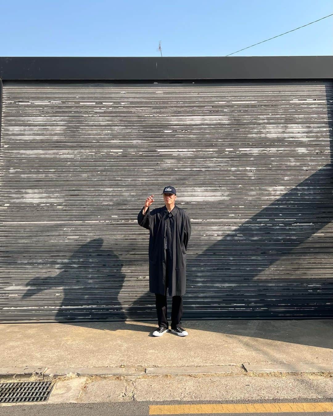 ト・サンウのインスタグラム：「모자 쓰고 주변 나들이 🧢」