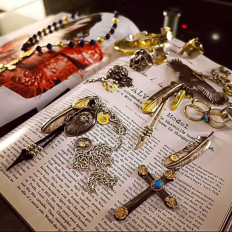 blackfox_toprebelさんのインスタグラム写真 - (blackfox_toprebelInstagram)「趣味の世界 📖💡 Silver & Gold 📿 いつかのアクセミーティングにて ⚡︎⚡︎⚡︎ Hobby World !! Silver & Gold !  at an accessoires meeting sometime !!!」4月4日 12時17分 - thekoul_blackfox