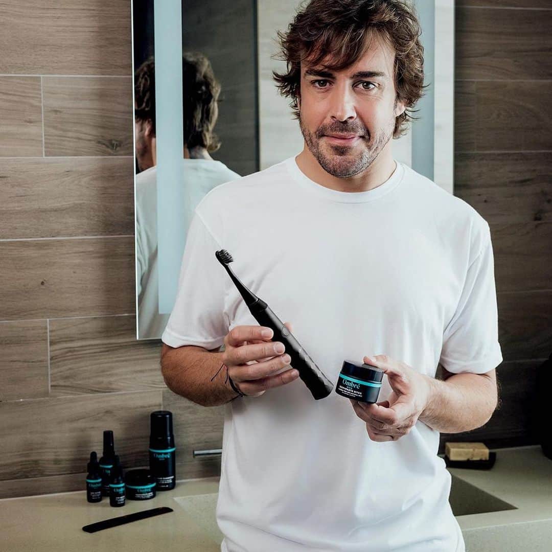 フェルナンド・アロンソのインスタグラム：「The day has arrived. I can share with you my last entrepreneurial adventure, together  with the team at @ombremen ensuring that our premium personal care items will change the game. By offering an all-natural, plant-derived line in #sustainable packaging and tackling issues like convenience, we're confident you all will love what has been built.  #betterwithOmbre #ombreMen」