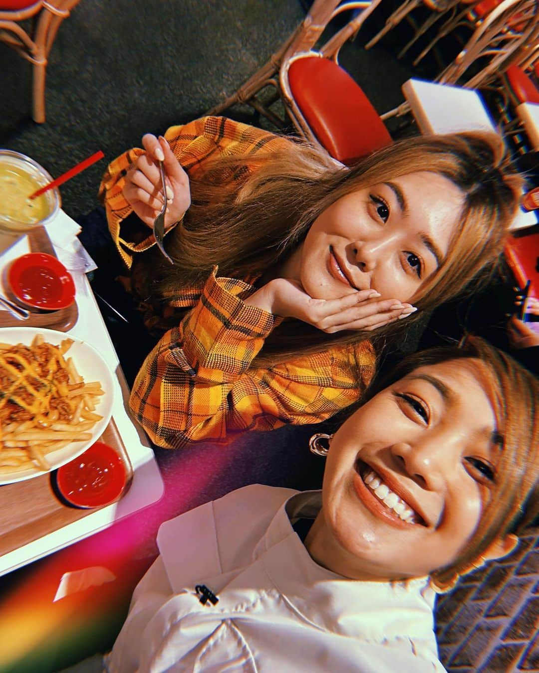 レスレイ・チアンさんのインスタグラム写真 - (レスレイ・チアンInstagram)「Tokyo Friends & Lovers 🇯🇵❤️🌸  So thankful that my work brings me back to my 2nd home every once in a while 🎥🗼🍙 久しぶりにみんなに会えてよかったね♡気づかないうちにもう17年経ってちょっとびっくりしたけどやっぱりそれにもプライドあるよね！永遠の親友♡みんな元気そうでよかったわ♡  #tokyo #japan #bff #besties #travel #happymemories」4月4日 13時14分 - lesleychianglove