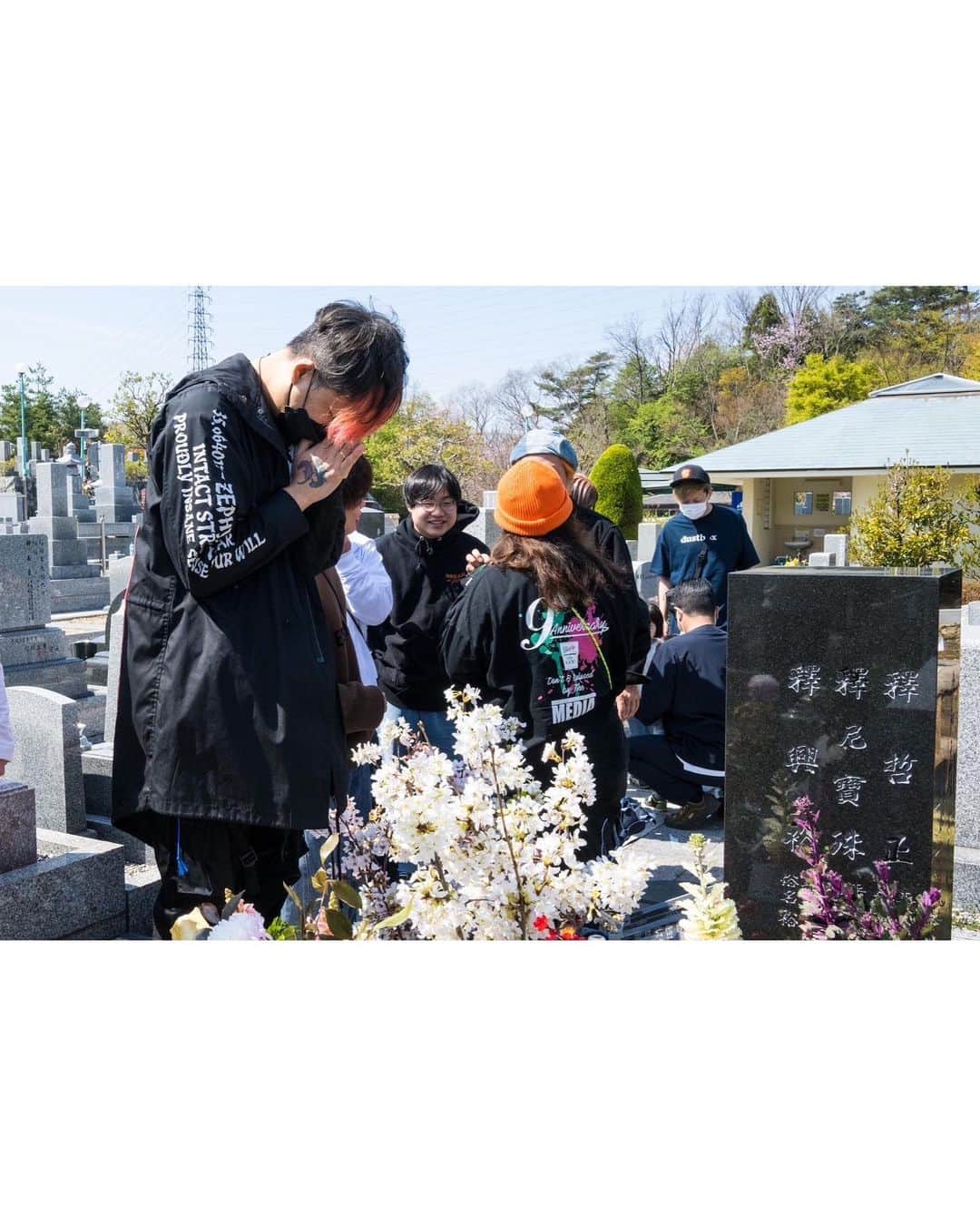 侑威地さんのインスタグラム写真 - (侑威地Instagram)「本日はこちら💁‍♂️  会いにも行けたし会いに来てくれてるやろう。アホみたいに騒ぎましょう。 よろしくお願いします!!!!!!  #rottengraffty #pinefieldsnight」4月4日 13時48分 - yuichi_rotten