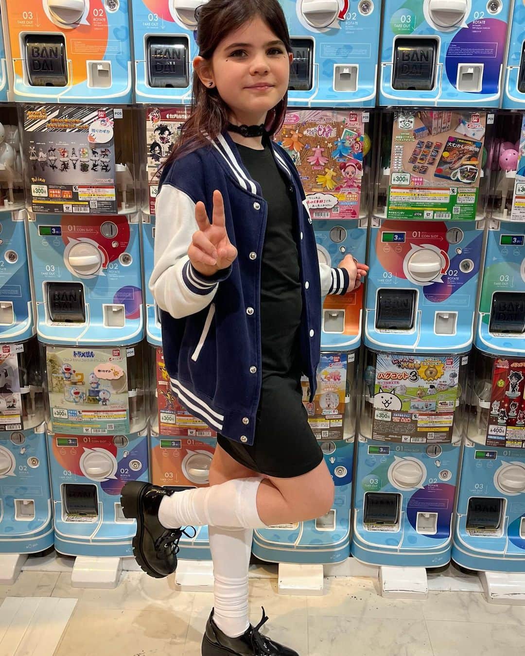 ジュリア・レストイン・ロイトフェルドのインスタグラム：「Tokyo Diaries: Day 2 like two kids in a giant Candy Store 🌸🦔🌈💕✌🏻」