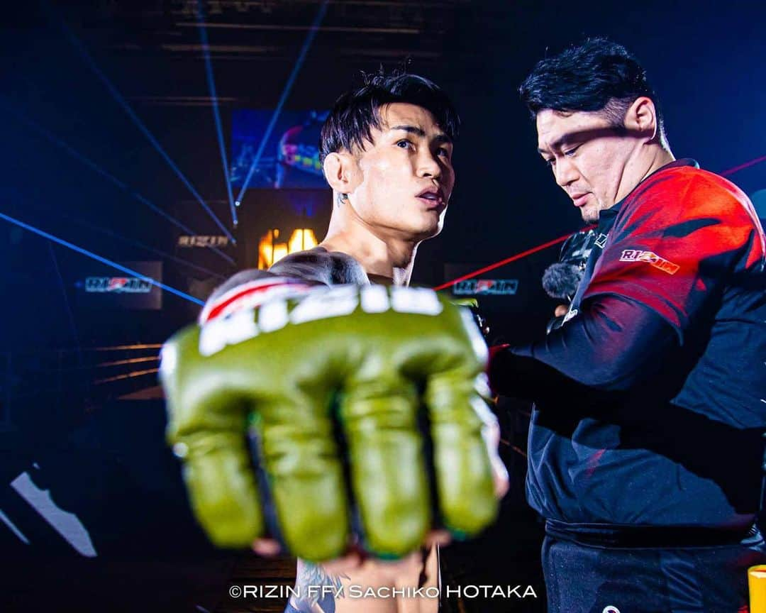 金太郎のインスタグラム：「RIZIN 41 応援ありがとうございました。  結果は2-1 判定負けでしたが完敗でした。  闘った石司選手ありがとうございました。  今の自分を抜け出す為にこれからどうするか考えて行動します。  まだまだ茨の道は続くけど頑張ります。」