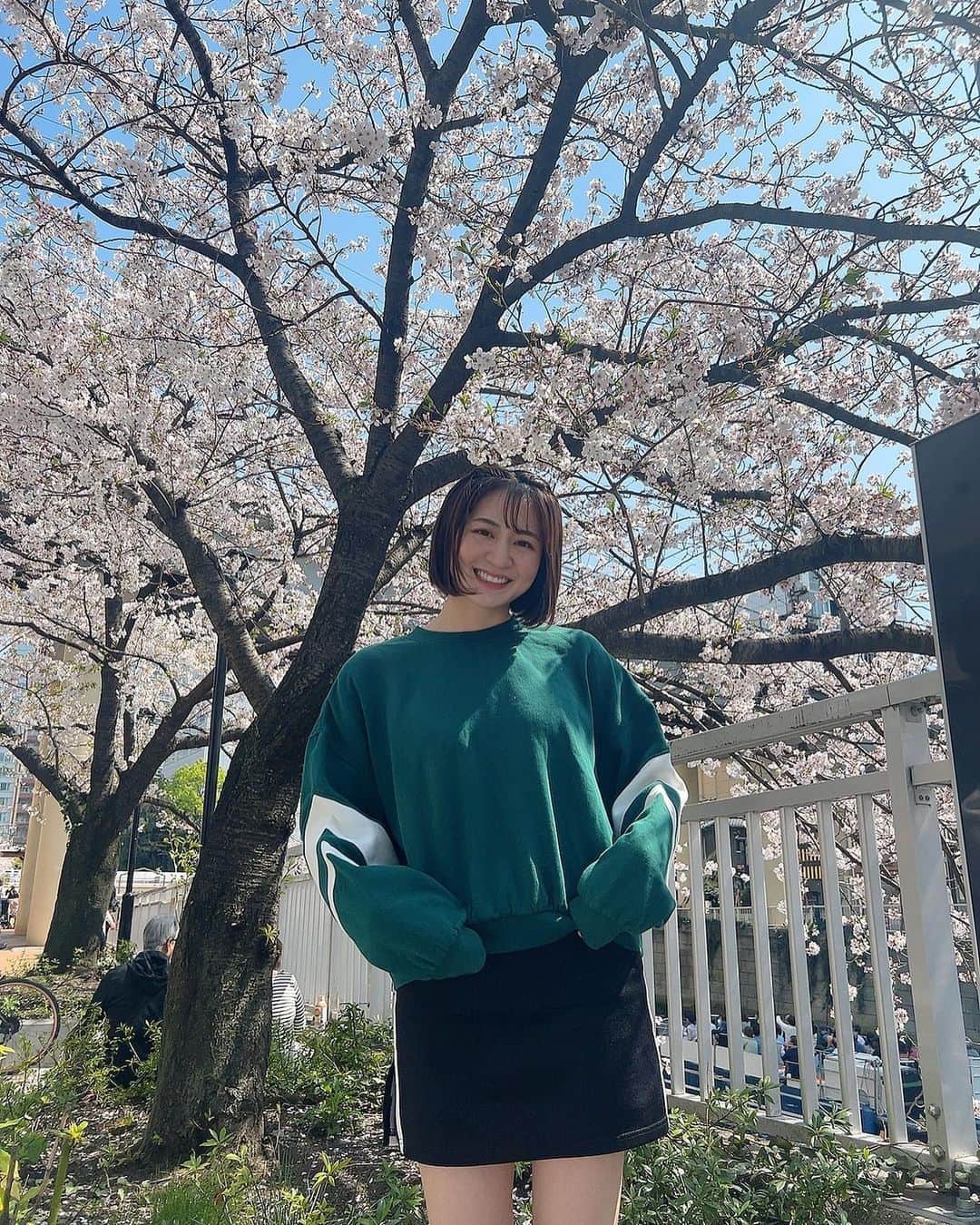 依東杏奈さんのインスタグラム写真 - (依東杏奈Instagram)「春やね〜🌸 4月もよろしくお願いします！！   #桜  #桜スポット  #春  #sakura  #さくら  #桜の木の下で  #🌸」4月4日 14時23分 - anna0555n_n