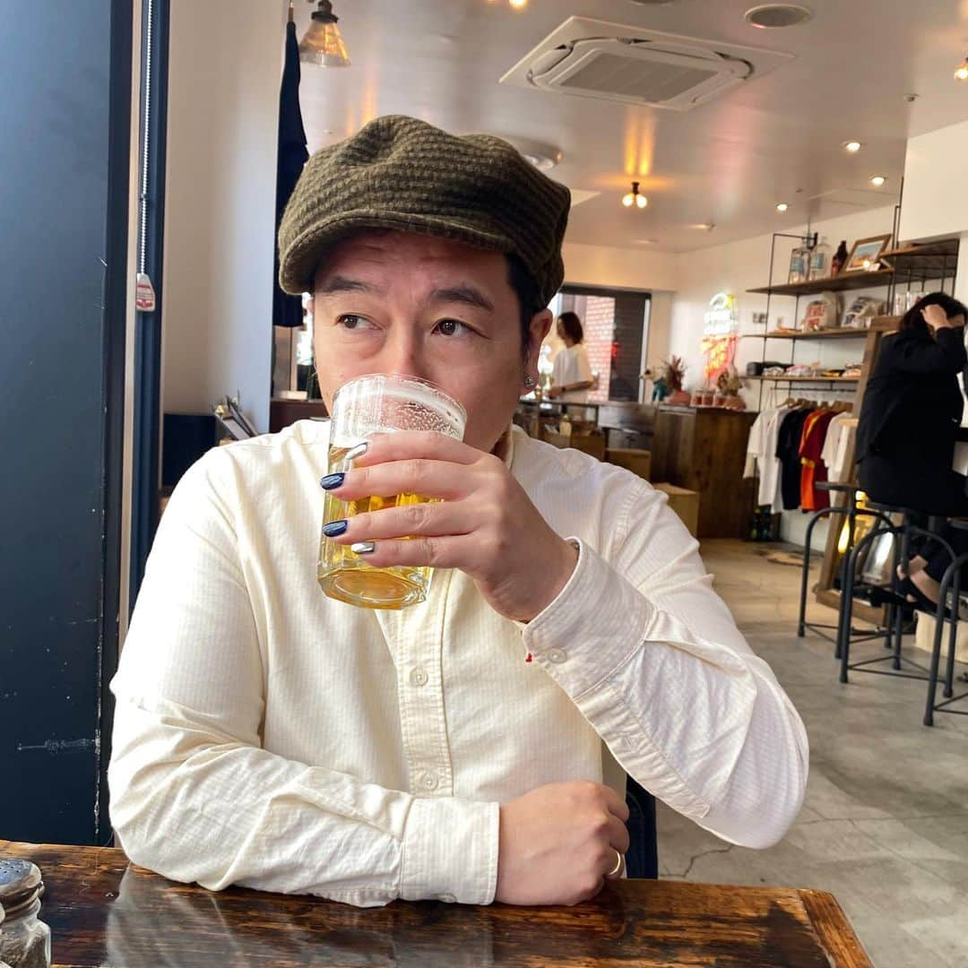 黒沢薫さんのインスタグラム写真 - (黒沢薫Instagram)「昼から失礼します。 #beer #cheers #sunnyday #happy #instadrink #instamood #lovelife #黒沢薫」4月4日 14時40分 - kaorukurosawa_lovelife