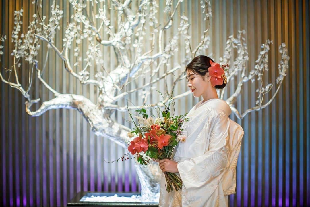 The St. Regis Osakaさんのインスタグラム写真 - (The St. Regis OsakaInstagram)「豊富な経験と情報を備えるウエディングプランナーが、あなたの心に描く運命の一着に出会うお手伝いをいたします。  Allow our experienced and knowledgeable wedding planners to assist you in finding the perfect gown that fulfill the vision in your heart.  #stregisosaka #wedding #セントレジスホテル大阪 #セントレジス #ウェデング #ホテルウェディング #大阪結婚式 #邸宅ウェディング #ウェディングフォト #オリジナルウエディング」4月4日 15時30分 - stregisosaka