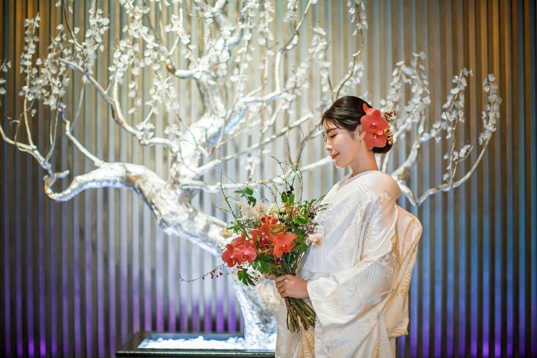The St. Regis Osakaのインスタグラム：「豊富な経験と情報を備えるウエディングプランナーが、あなたの心に描く運命の一着に出会うお手伝いをいたします。  Allow our experienced and knowledgeable wedding planners to assist you in finding the perfect gown that fulfill the vision in your heart.  #stregisosaka #wedding #セントレジスホテル大阪 #セントレジス #ウェデング #ホテルウェディング #大阪結婚式 #邸宅ウェディング #ウェディングフォト #オリジナルウエディング」