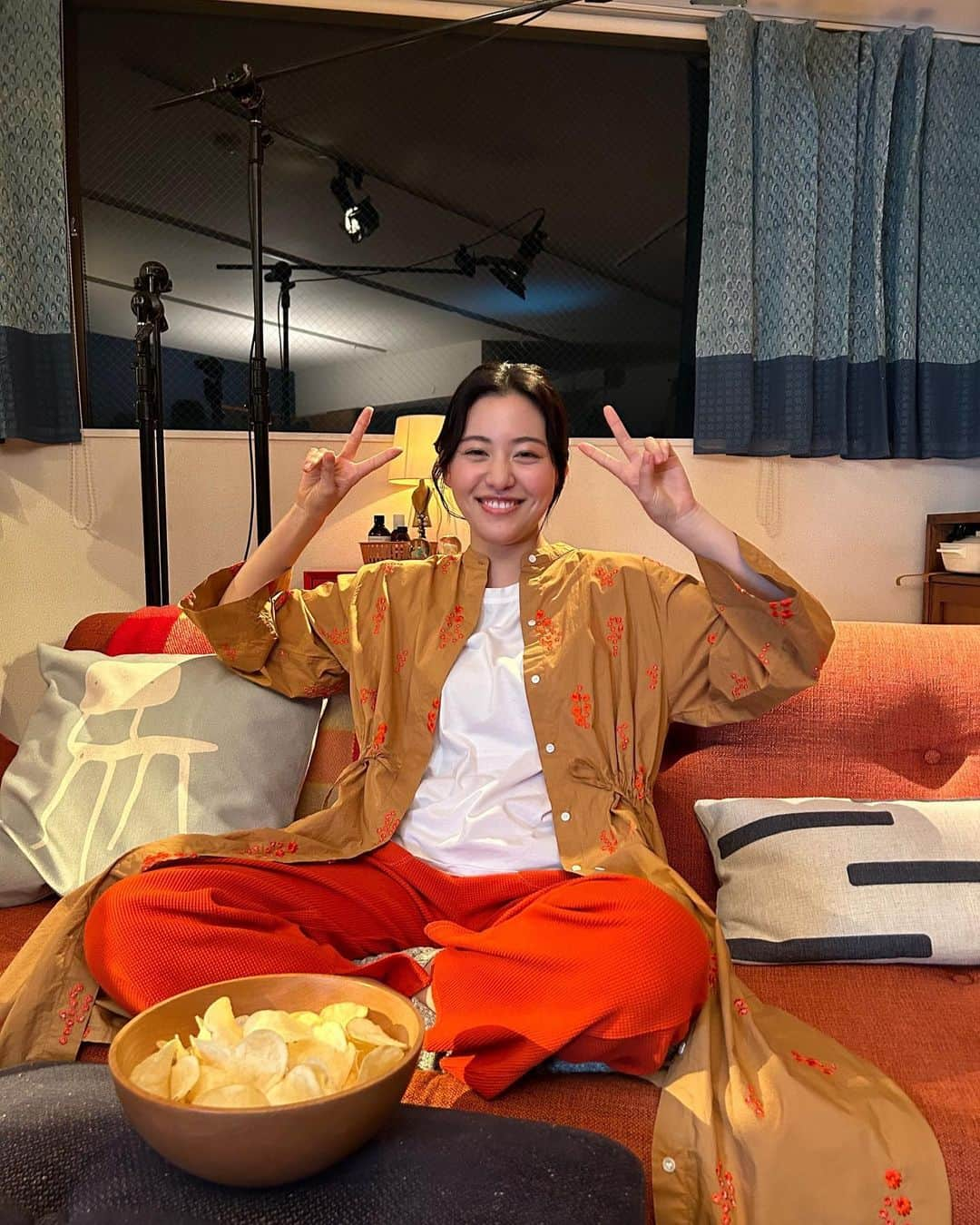 金井美樹 さんのインスタグラム写真 - (金井美樹 Instagram)「S&B カレー粉スティックCM🍛 出演しました。 お家でめちゃめちゃ愛食しています🤭 ぜひチェックしてみてね！」4月4日 15時26分 - kanaimikitea