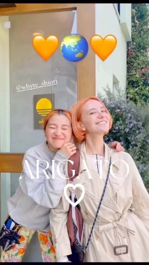 小野りりあんのインスタグラム：「染めた🧡  ステキなヘアに仕上げてくれたのは @whyte_shiori 🌈✨🧡  使ったのは ヴィーガンブリーチ&カラー。 化学反応をおこすから 完全環境負荷なくする訳ではないけれど  イメチェン楽しみながら 少しでも傷める命を減らすチョイスはできるっ  詳しくは @no3jp をみてみてね😉  #veganbleach #vegancolor ＃ヴィーガン」