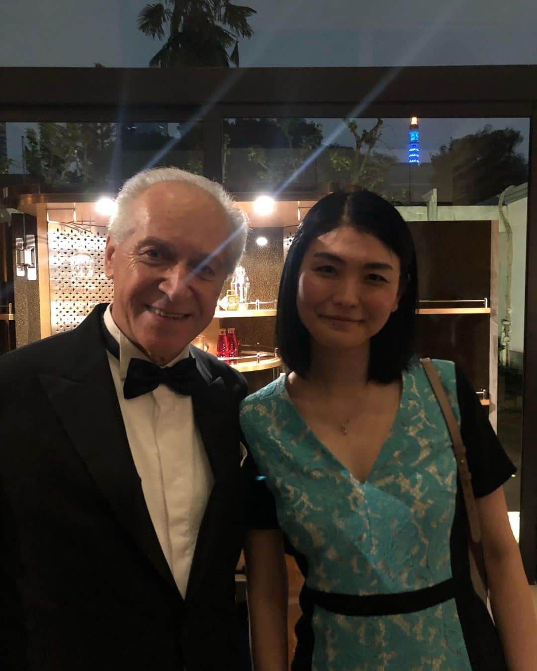のインスタグラム：「3月の事。 イタリア大使館へお邪魔しました。 ファビオ　ランボルギーニさんと 株式会社　小林木工さんコラボ お披露目パーティーへ。 日本の技術の凄さに圧巻！！ イタリア大使館の優雅な空間での イベントはとっても素晴らしかったです。」