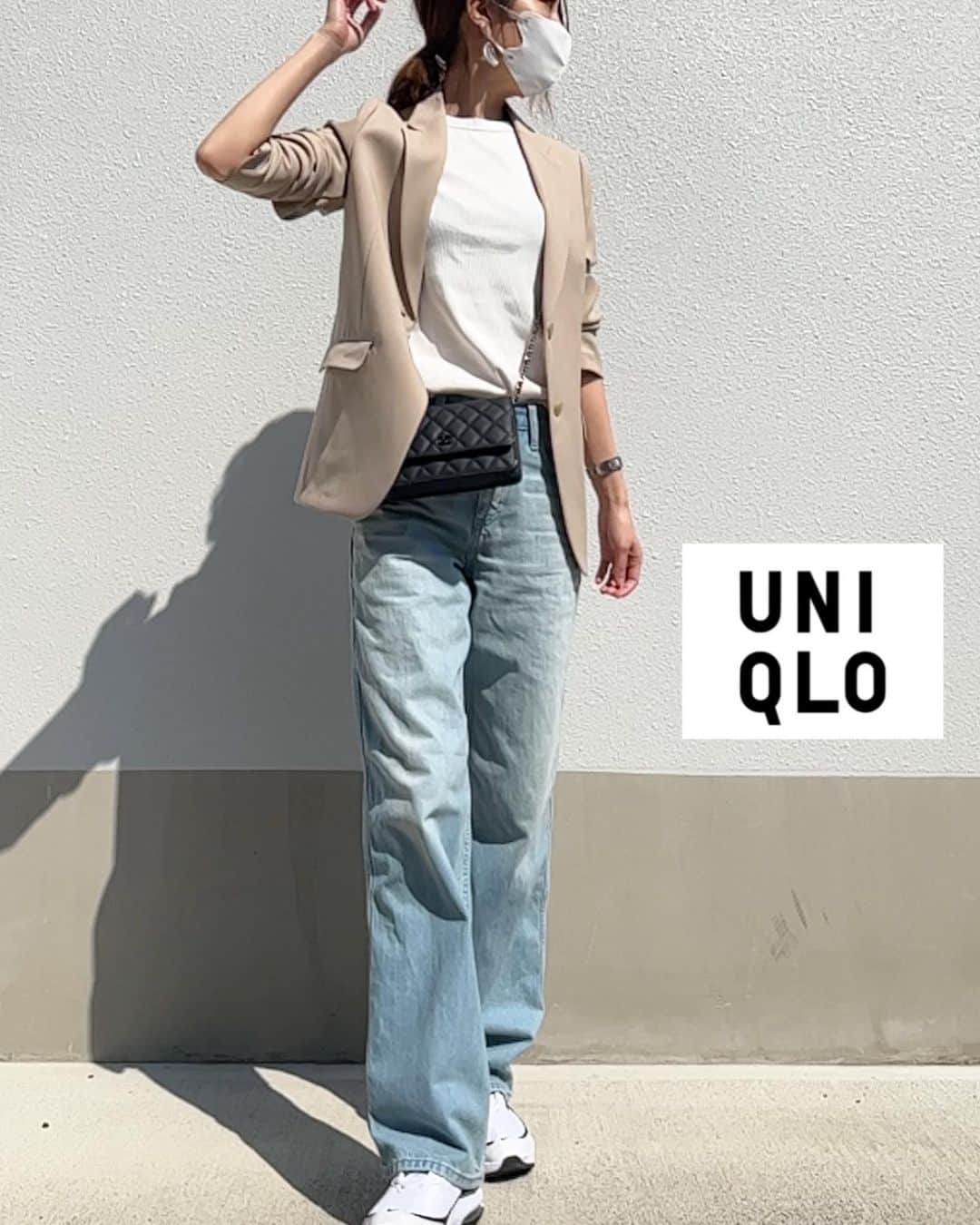 のインスタグラム：「今の季節1番困るアウター ニット暑いし ジャケット嵩張るし… いやいや #ユニクロ の感動ジャケットは薄めでかさばらない♥️  今から夏前まで活躍間違いなし♥️  仕事帰りに🌸がまだ綺麗に咲いてました🌸  jacket Tshirt denim  #uniqlo   #感動ジャケット  #バギージーンズ   #リブクルーネックt  sizeM  #ユニクロきれいめ部  #ユニジョ #アラフォー #アラフォーコーデ  #プチプラコーデ  #プチプラ高見えコーデ  #ユニクロコーデ #ユニクロ購入品  #高身長コーデ  #高身長女子  #高身長#locari #上下ユニクロ部  #着回しコーデ #uniqloginza2023ss #ユニクロ23春夏何買った  #春コーデ #推しユニクロ2023 #キャップコーデ」