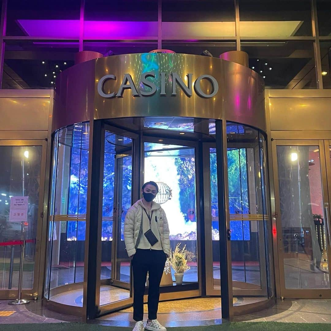 戸田英志さんのインスタグラム写真 - (戸田英志Instagram)「I went to Korea 🇰🇷  #korea #travel #casino #ceo #経営者 #韓国旅行 #カジノ」4月4日 16時42分 - toda_eishi