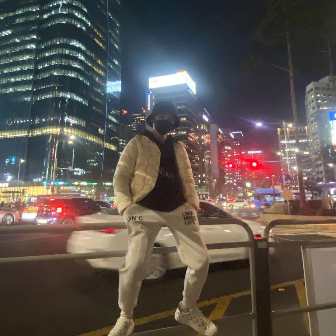 戸田英志のインスタグラム：「I went to Korea 🇰🇷  #korea #travel #casino #ceo #経営者 #韓国旅行 #カジノ」