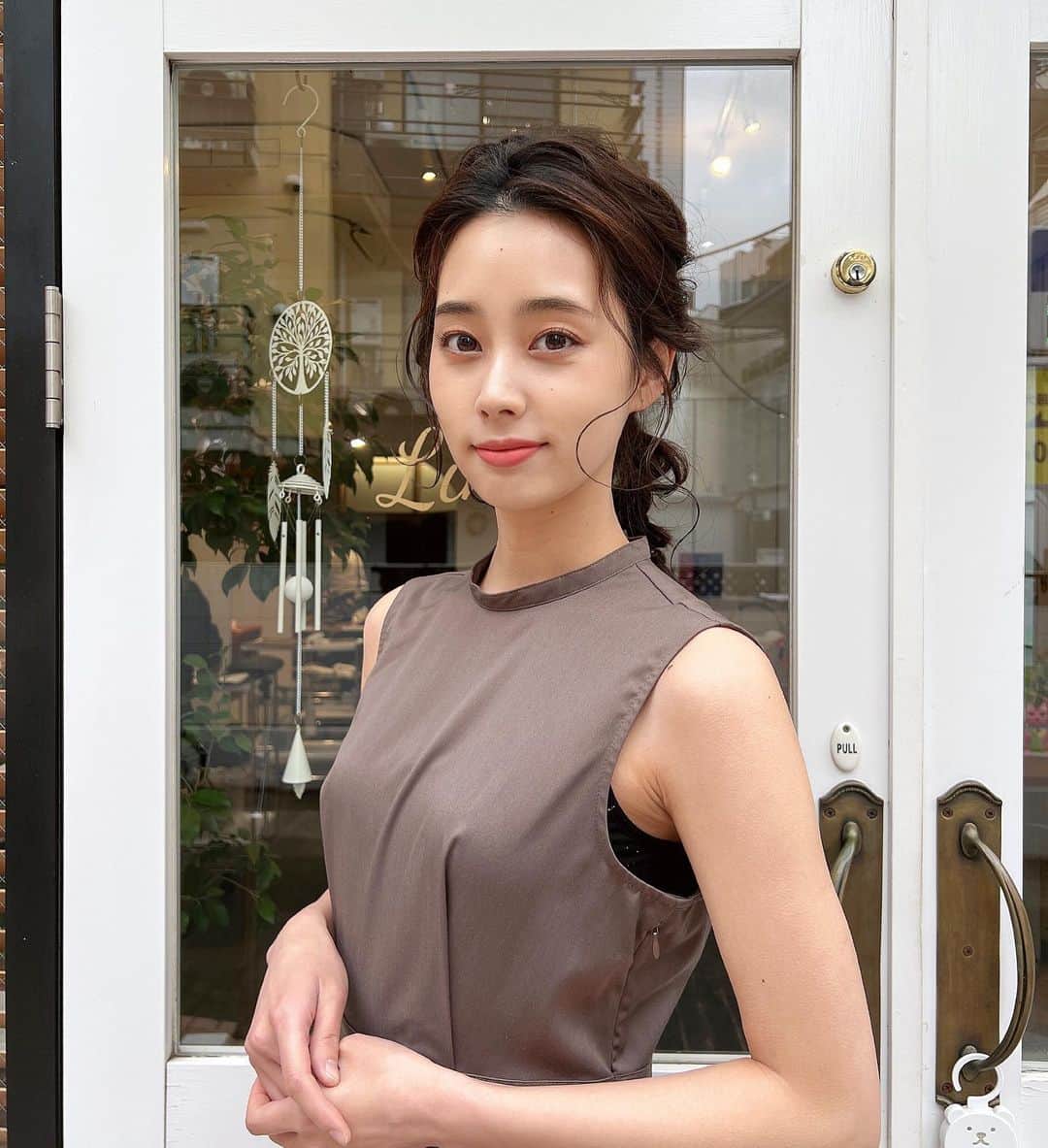 のインスタグラム：「結婚式のヘアアレンジは @suu.suu.sun さんにお願いしました🎀かわいすぎるアレンジ！！ありがとうございました！ . . #ヘアアレンジ #結婚式ヘアアレンジ #お呼ばれヘア #結婚式ヘア #編みおろし #編みおろしアレンジ」