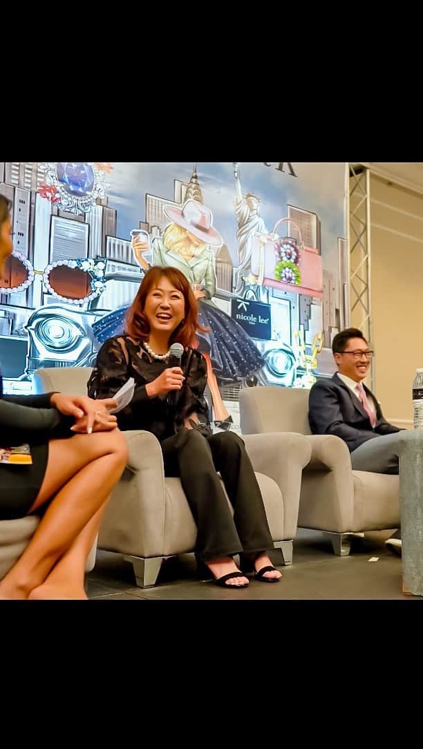 のインスタグラム：「✨Cafe Emprendedoras event with @nicolelee.rd @yoamolascarterasrd 🇩🇴💞 and CEO, Sam Lee @ceo_nicoleleeusa and Executive Design Director, Suzy Han👩🏻‍💼 @suzy_nicoleleeusa   #nicolelee #cafeemprendedor #NLLook #lovemehatemeNL #nicoleleeusa #nicoleleerd #nicoleleedominicanrepublic」