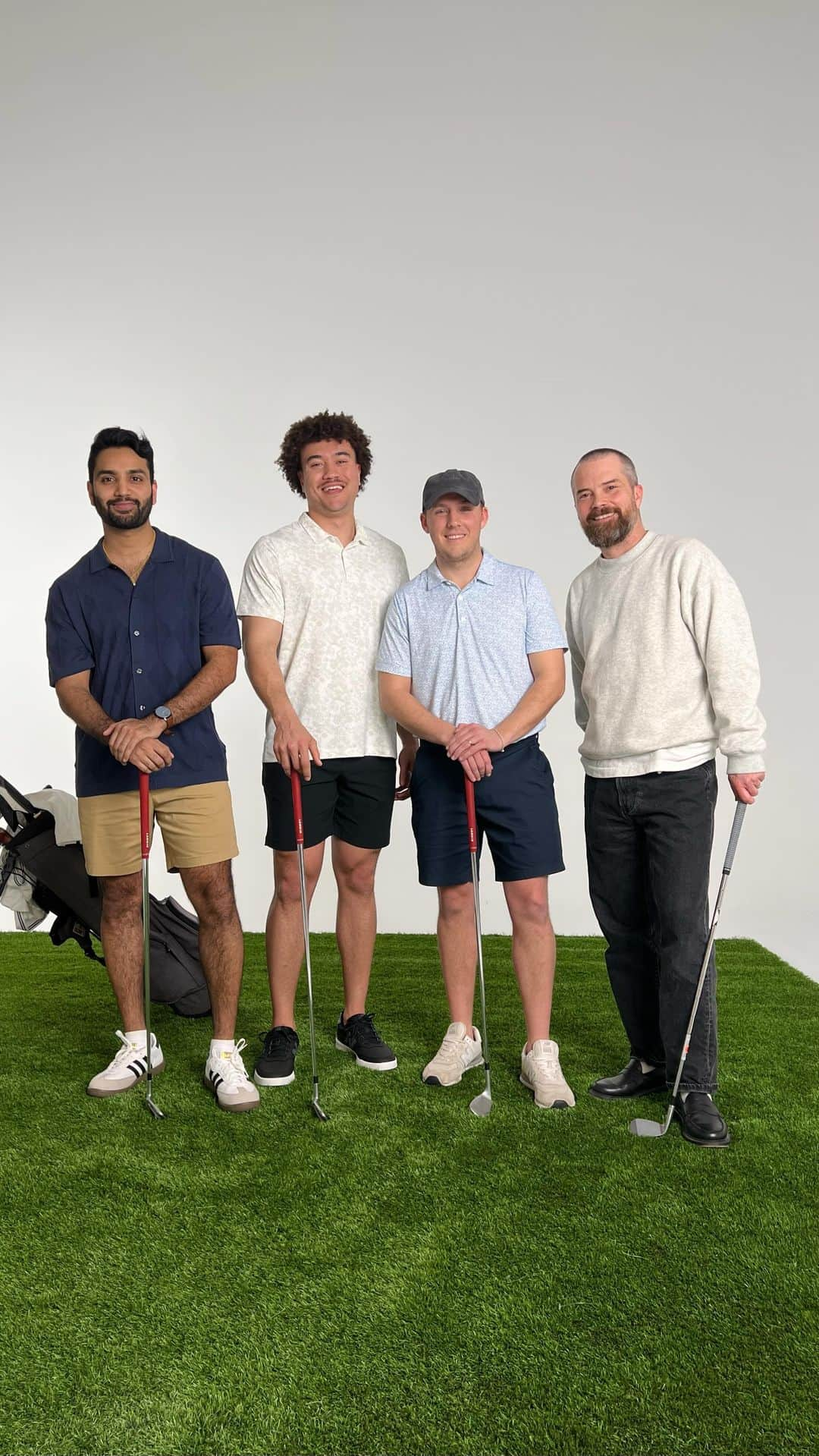 Abercrombie & Fitchのインスタグラム：「We went live with our associates @speehaw @manu_suresh96 @kindelin @gilligan1977 to talk all things Golf Shop and everything you need for your next day on (and off) the green. ⛳️ . . . . . #Abercrombie #AbercrombieAssociate #AbercrombieToday #ANFGolfShop #Golf」