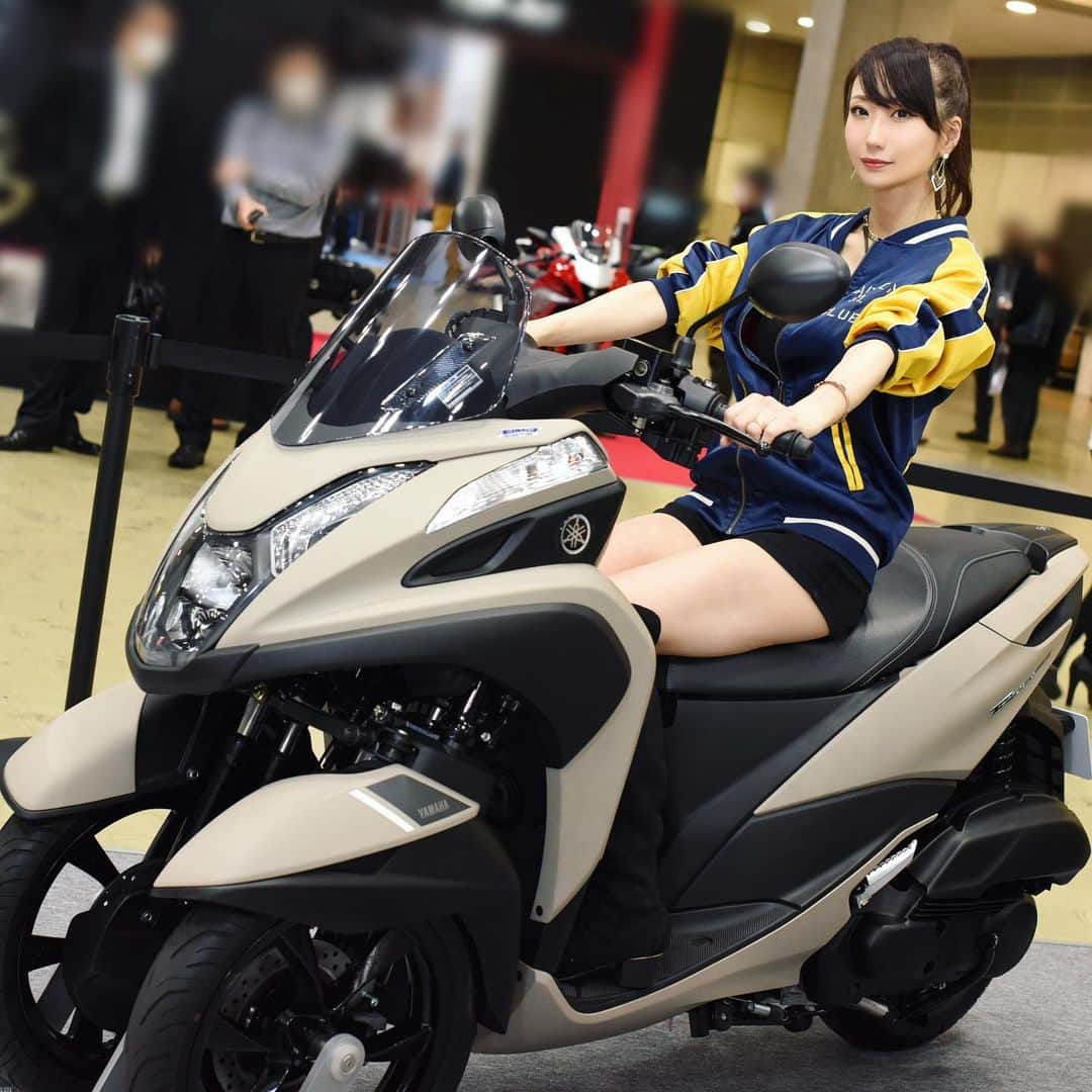 紺野ミクさんのインスタグラム写真 - (紺野ミクInstagram)「バイクデートの季節だね☺️💕どこ連れてってくれる？それともあたしの後ろに乗る？🌸🏍 . . Let's go on a motorcycle date🥰🖤🏍 . #フリーモデル #東京モーターサイクルショー  #東京ビッグサイト #kawasaki #triumph  #BMW #honda  #suzuki #ハーレーダビッドソン  #URAL  #yamaha #バイク  #mortercycle  #撮影会 #作品撮り #エロ #モデル pretty #model #japanesegirl #portrait #portraits_ig #gravure #asianbeauty #instadaily #섹시 #셀카」4月5日 2時57分 - konnomiku