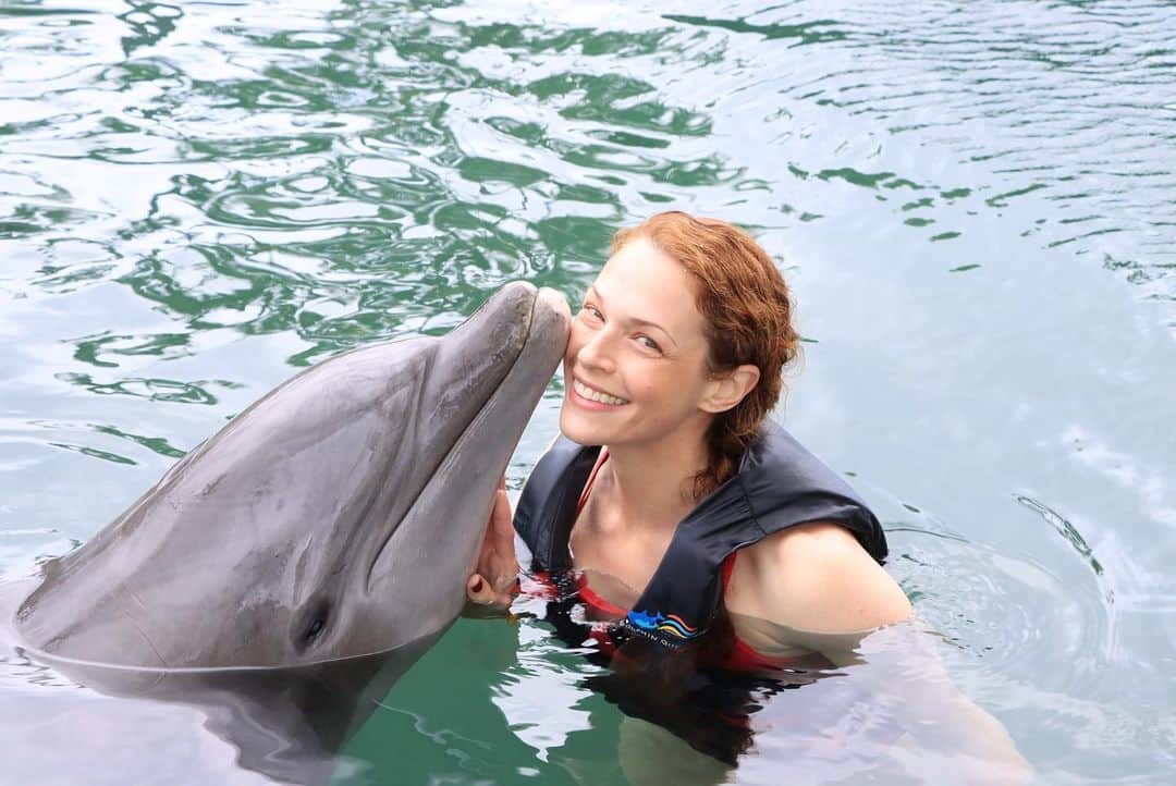 アマンダ・リゲッティのインスタグラム：「This was a pretty special way to celebrate another trip around the sun. Thank you for all the birthday love 🎈」