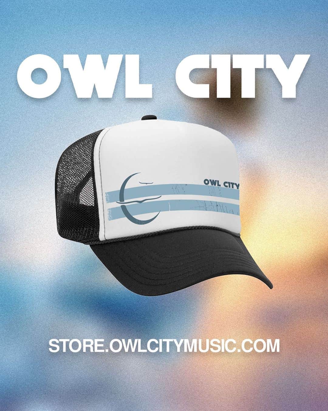 アウル・シティーさんのインスタグラム写真 - (アウル・シティーInstagram)「Trucker hats are in.  Ready to hit the road this fall!   Link to store in bio.  #cocomoon #owlcity #tothemoontour #truckerhat」4月5日 3時16分 - owlcityofficial