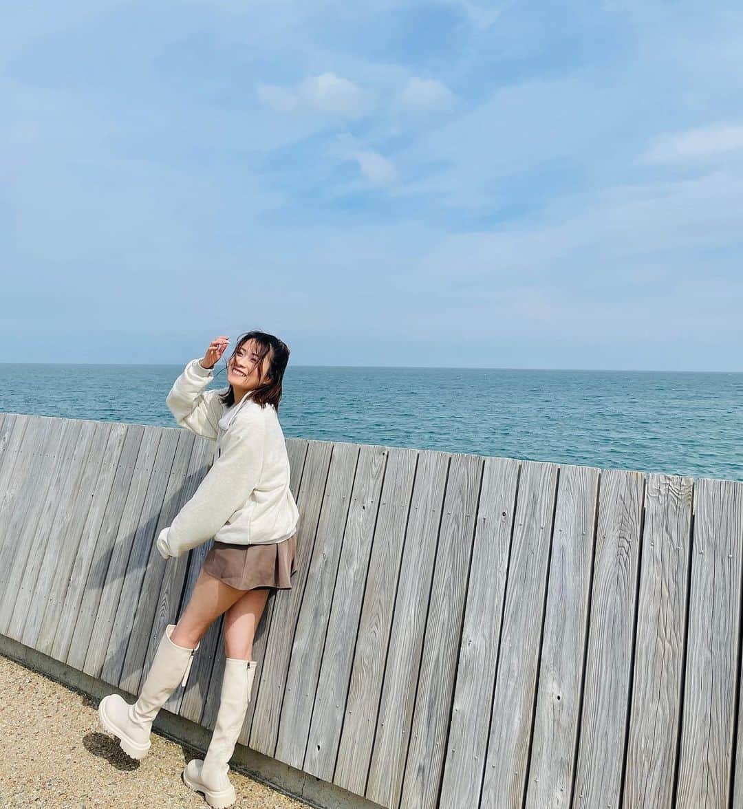 小林ひろみさんのインスタグラム写真 - (小林ひろみInstagram)「毎日あったかくて幸せ〜🫶🐳  別になんか特別な事とか なんもないけど平凡な毎日が幸せ😂  お知らせとか水着の写真とか 載せるわけじゃないのに いつも見てくれてありがとう‼️  平凡な投稿やけどこれからも見てね♪  #徳島ライフ #徳島　#田舎暮らし #田舎の風景 #元アイドル　😂」4月4日 18時37分 - kobahiro0312