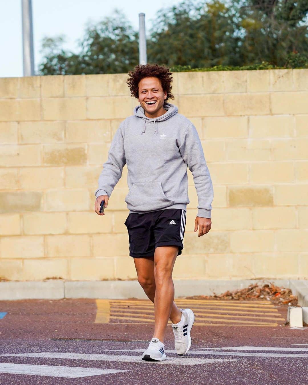 ムスタファ・アミニのインスタグラム：「ADIDAS. All day Everyday 😃👍👕👟 @adidasau」