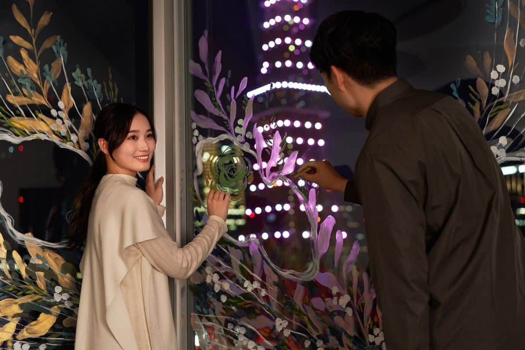 ザ・プリンス パークタワー東京さんのインスタグラム写真 - (ザ・プリンス パークタワー東京Instagram)「【1日1室限定 TOKYO WINDOW ART】 客室の大きな窓に描かれたアートに、お好きなイラストや大切な方へのメッセージを添えて。 東京タワーの絶景を背に、ご自身の手でアートを完成させる絶景体験をお楽しみください。  詳しくはWebサイトへ  TOKYO WINDOW ART  Enjoy a unique hotel stay that lets you become a part of the scenery! Add your own illustrations or personal messages to the dazzling Tokyo backdrop with our room's artistic, interactive window displays. Showcase your creativity as you delight in the sensational views and unmatched luxury of The Prince Park Tower Tokyo.  For further details, please visit the website.  Share your own images with us by tagging @princeparktowertokyo —————————————————————  #絶景はプリンスにある #絶景体験 #絶景 #絶景ホテル #東京ステイ #東京タワービュー #東京タワーが見えるホテル #tokyostay #tokyotowerview #instabae #instajapan #thisistokyo #theprinceparktowertokyo #tokyotower #tokyo #japan #ThePreferredLife #ザプリンスパークタワー東京 #プリンスホテル #東京タワー」4月4日 19時00分 - princeparktowertokyo