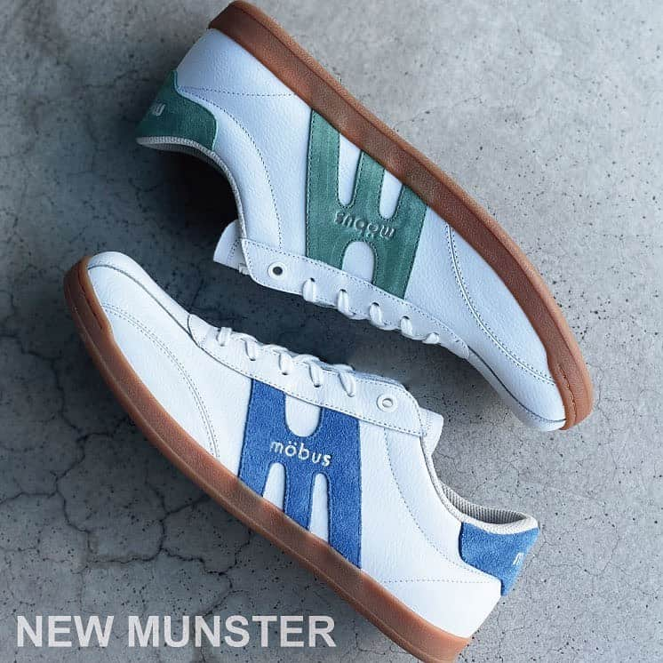 Mobus Footwearのインスタグラム：「NEW MUNSTER モーブス人気モデルミュンスターの復刻モデル。インソール素材に抗菌防臭機能素材オーソライトを搭載、またソール底面部分のデザインを一新。シルエットはモーブスらしく、履き心地をアップデート。   ▶️Price:9,900 ▶️Size:36-44 ▶️Material：レザー ーーーーーーーーーーー 🔍 NEW MUNSTER の購入はアカウントトップの（@mobusofficial）から！   @mobusshop  @mobuskyoto  @mobusnagoya  @mobusshimokitazawa #mobus #モーブス #mobussneaker #モーブススニーカー #ドイツ #mobusofficial #mobusoriginal #SASCHA #おしゃれさんと繋がりたい #シンプルコーデ #タウン #デートコーデ #ビジカジ #Traditional #トラディショナル #walk #kickstagram #冬コーデ #コーディネート #カジュアルコーデ #スニーカーコーデ  #足元コーデ #カジュアルファッション #キックス #スニーカー大好き #シューズ #ドイツ #ブンデスリーガ」