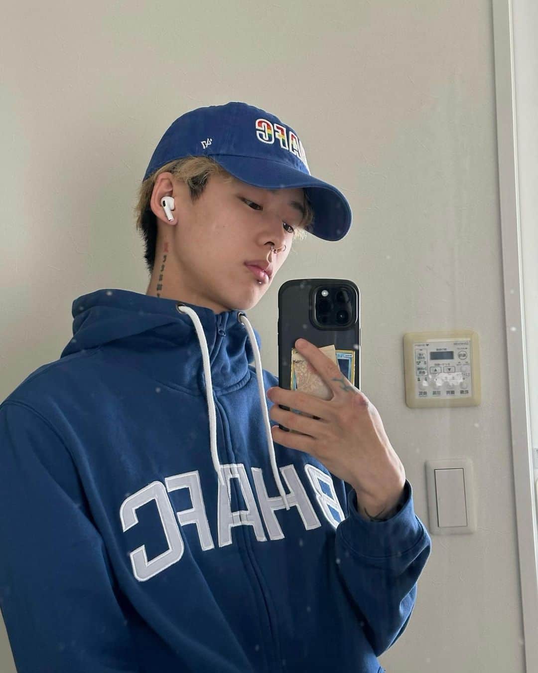 Lil KINGのインスタグラム：「Brighton⚽️⚽️⚽️⚽️」